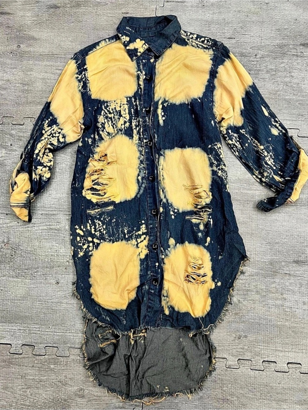 Thrills Women's Denim Tie-Dye Collared Button-Front Long Sleeve Shirt M Blue